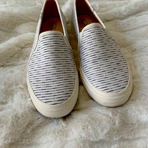 Like New Keds Slip-ons- Women’s SZ 8.5 (fits like an 8)